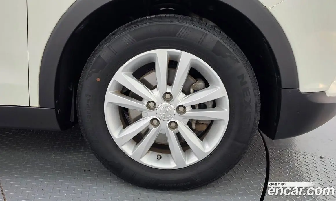 SsangYong TIBOLI 2015 1.6 автомат (гидро), фото 5 SsangYong TIBOLI 2015 1.6 автомат (гидро), фото 5