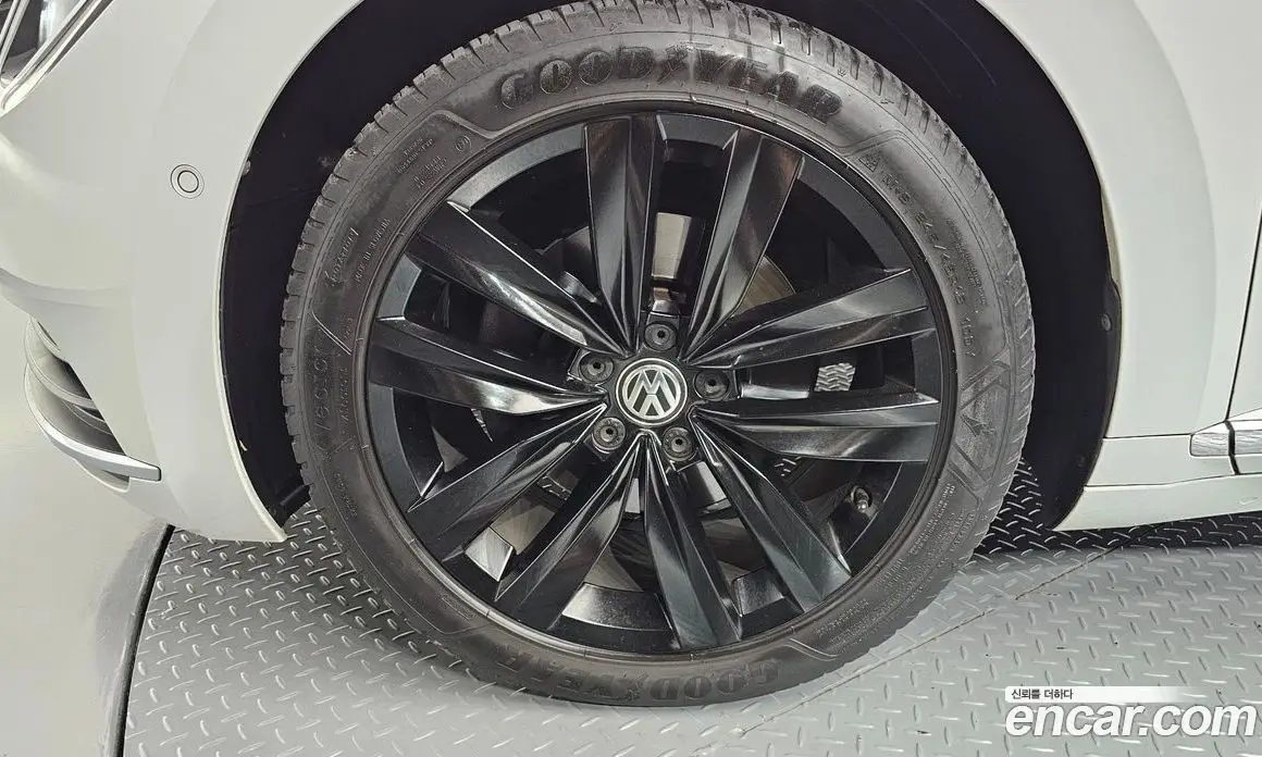 Volkswagen Arteon 2019 2.0 автомат (гидро), фото 5 Volkswagen Arteon 2019 2.0 автомат (гидро), фото 5