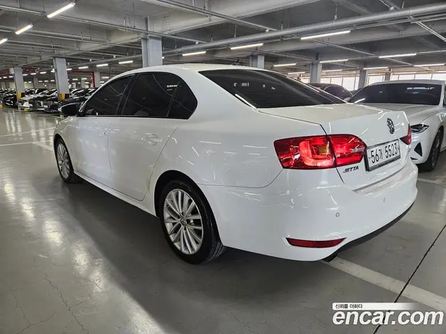 Volkswagen Jetta 2013 1.6 автомат (гидро), миниатюра 2