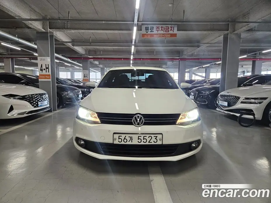 Volkswagen Jetta 2013 1.6 автомат (гидро), фото 3