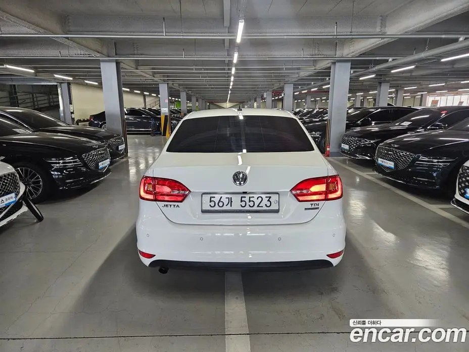 Volkswagen Jetta 2013 1.6 автомат (гидро), фото 4