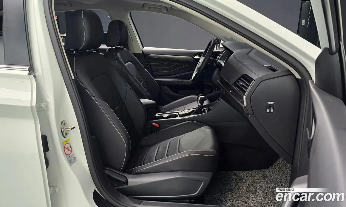 Volkswagen Jetta 2023 1.5 автомат (гидро), фото 13