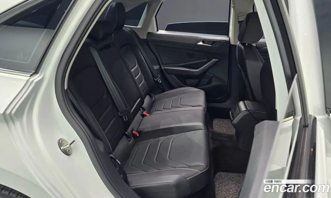 Volkswagen Jetta 2023 1.5 автомат (гидро), фото 16
