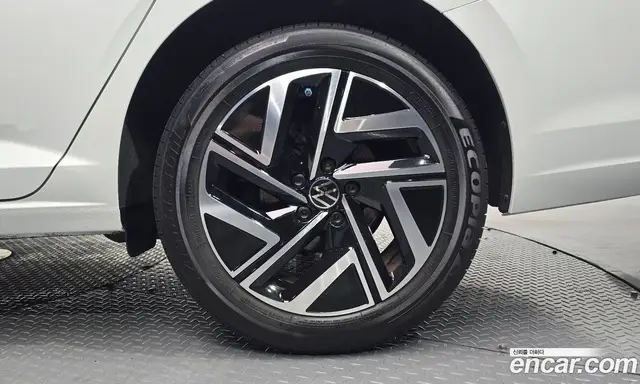 Volkswagen Jetta 2023 1.5 автомат (гидро), миниатюра 7
