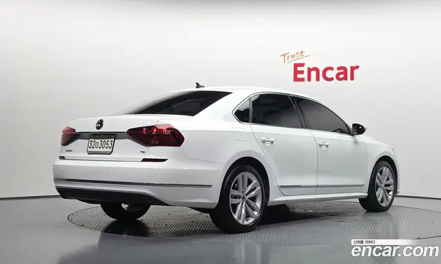 Volkswagen Passat 2018 2.0 автомат (гидро), миниатюра 2