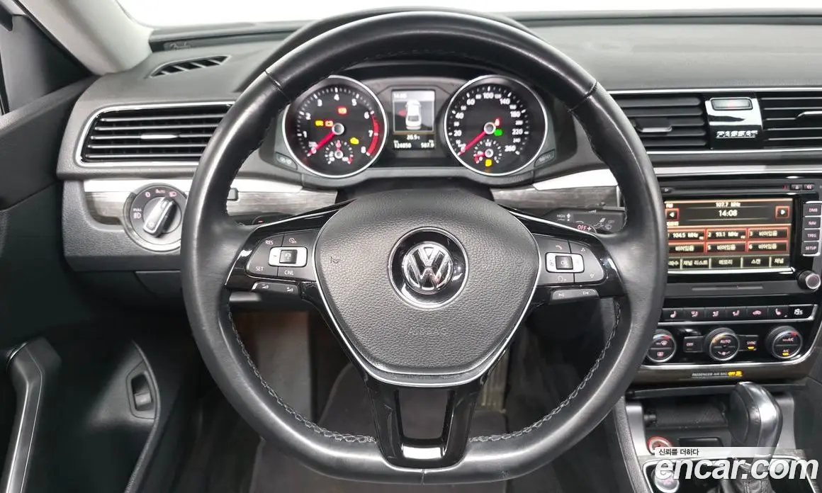 Volkswagen Passat 2018 2.0 автомат (гидро), фото 19