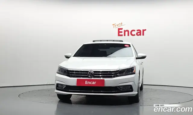 Volkswagen Passat 2018 2.0 автомат (гидро), миниатюра 3