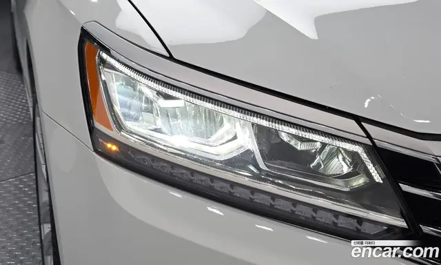 Volkswagen Passat 2018 2.0 автомат (гидро), миниатюра 8