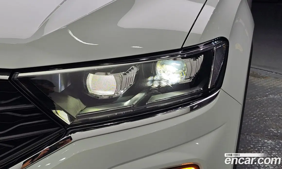 Volkswagen T-Roc 2021 2.0 автомат (гидро), фото 8 Volkswagen T-Roc 2021 2.0 автомат (гидро), фото 8