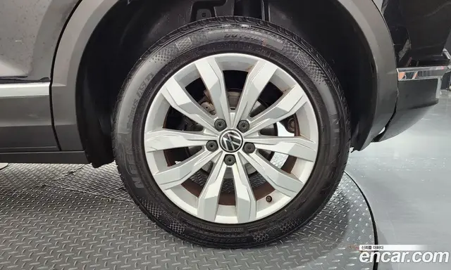 Volkswagen T-Roc 2021 2.0 автомат (гидро), миниатюра 7 Volkswagen T-Roc 2021 2.0 автомат (гидро), миниатюра 7