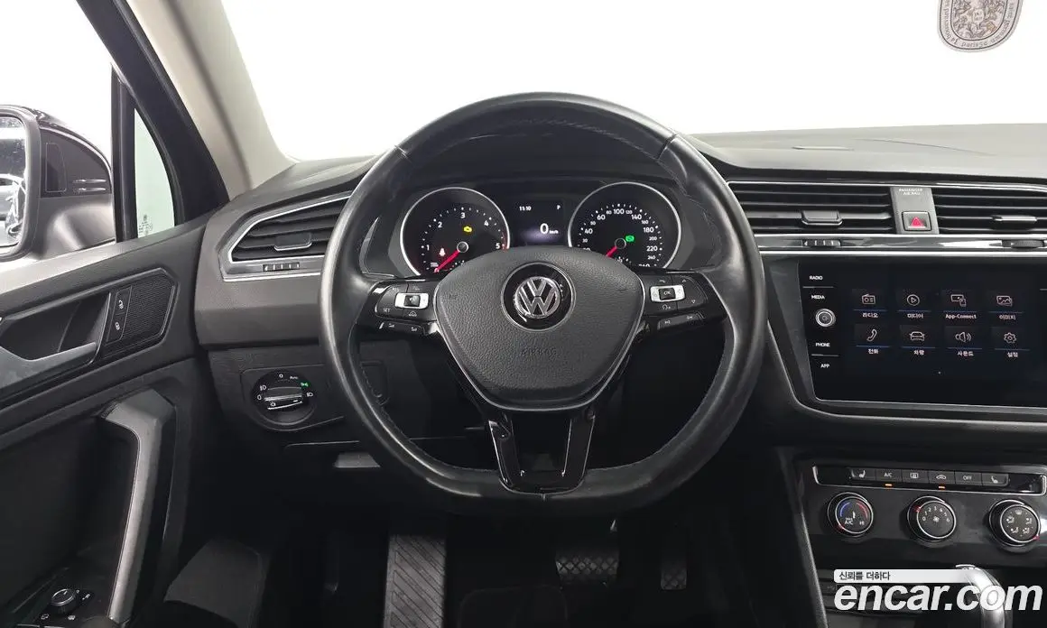 Volkswagen Tiguan 2018 2.0 автомат (гидро), фото 12 Volkswagen Tiguan 2018 2.0 автомат (гидро), фото 12