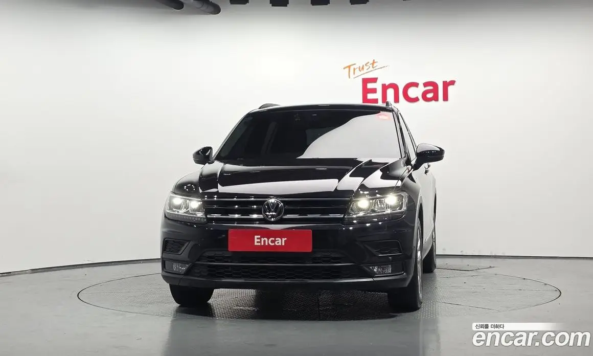 Volkswagen Tiguan 2018 2.0 автомат (гидро), фото 3 Volkswagen Tiguan 2018 2.0 автомат (гидро), фото 3