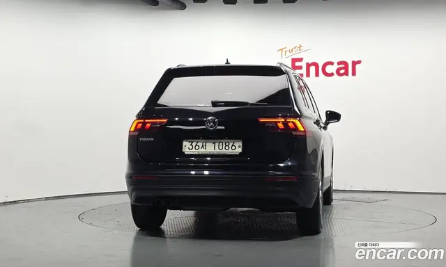 Volkswagen Tiguan 2018 2.0 автомат (гидро), миниатюра 4 Volkswagen Tiguan 2018 2.0 автомат (гидро), миниатюра 4