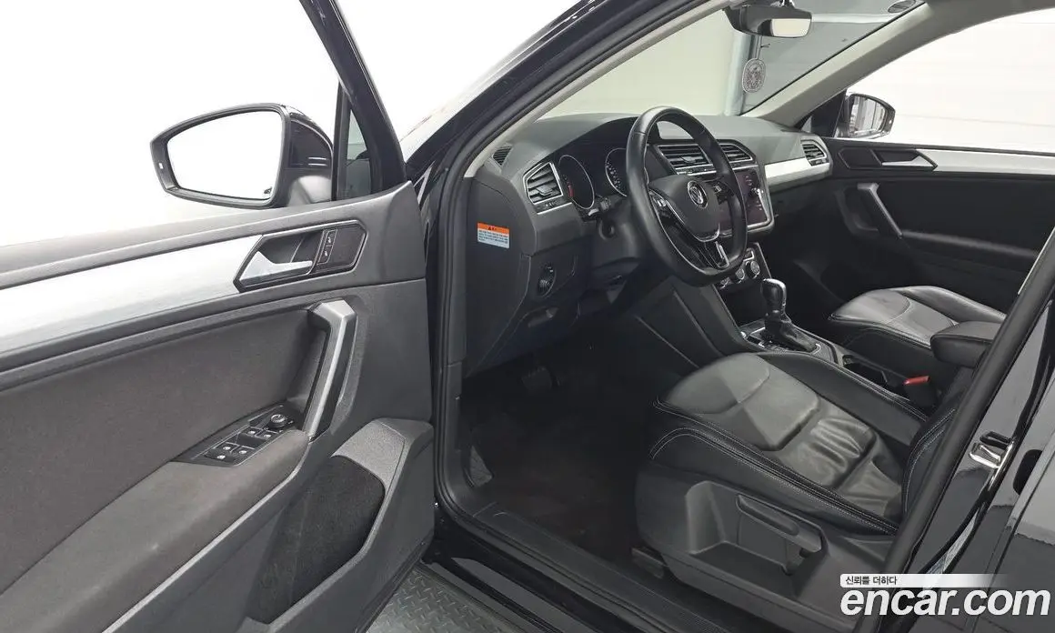 Volkswagen Tiguan 2018 2.0 автомат (гидро), фото 10 Volkswagen Tiguan 2018 2.0 автомат (гидро), фото 10
