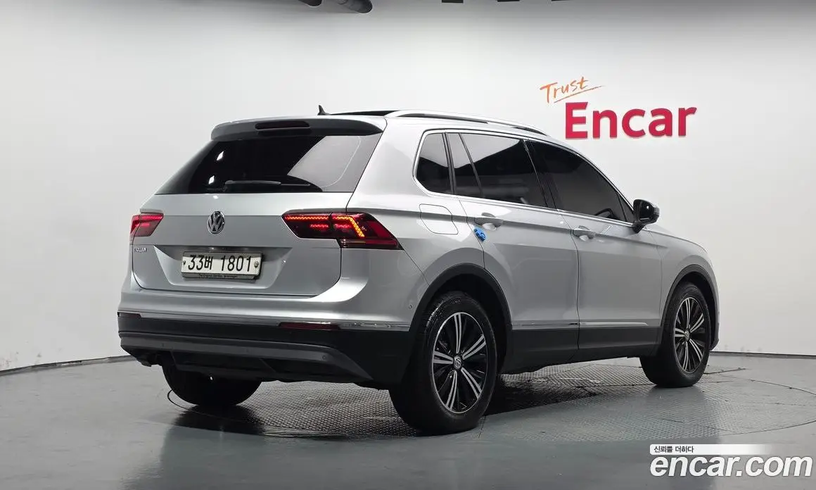 Volkswagen Tiguan 2018 2.0 автомат (гидро), фото 2 Volkswagen Tiguan 2018 2.0 автомат (гидро), фото 2
