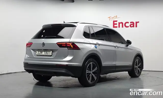Volkswagen Tiguan 2018 2.0 автомат (гидро), миниатюра 2 Volkswagen Tiguan 2018 2.0 автомат (гидро), миниатюра 2
