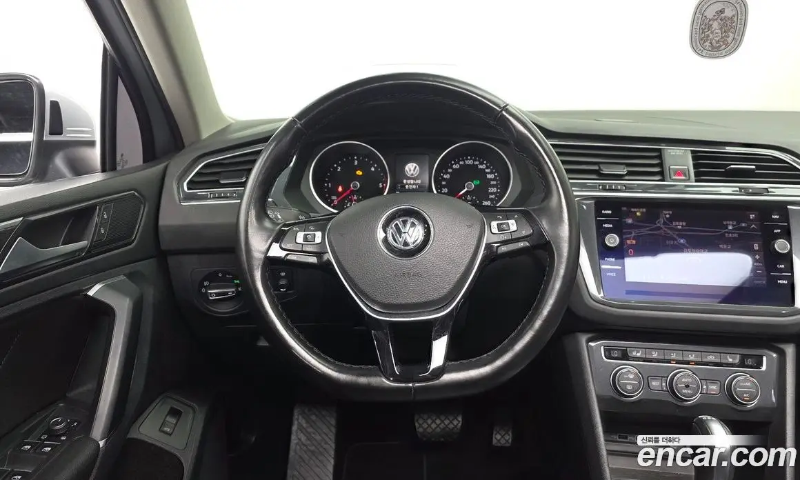 Volkswagen Tiguan 2018 2.0 автомат (гидро), фото 12 Volkswagen Tiguan 2018 2.0 автомат (гидро), фото 12