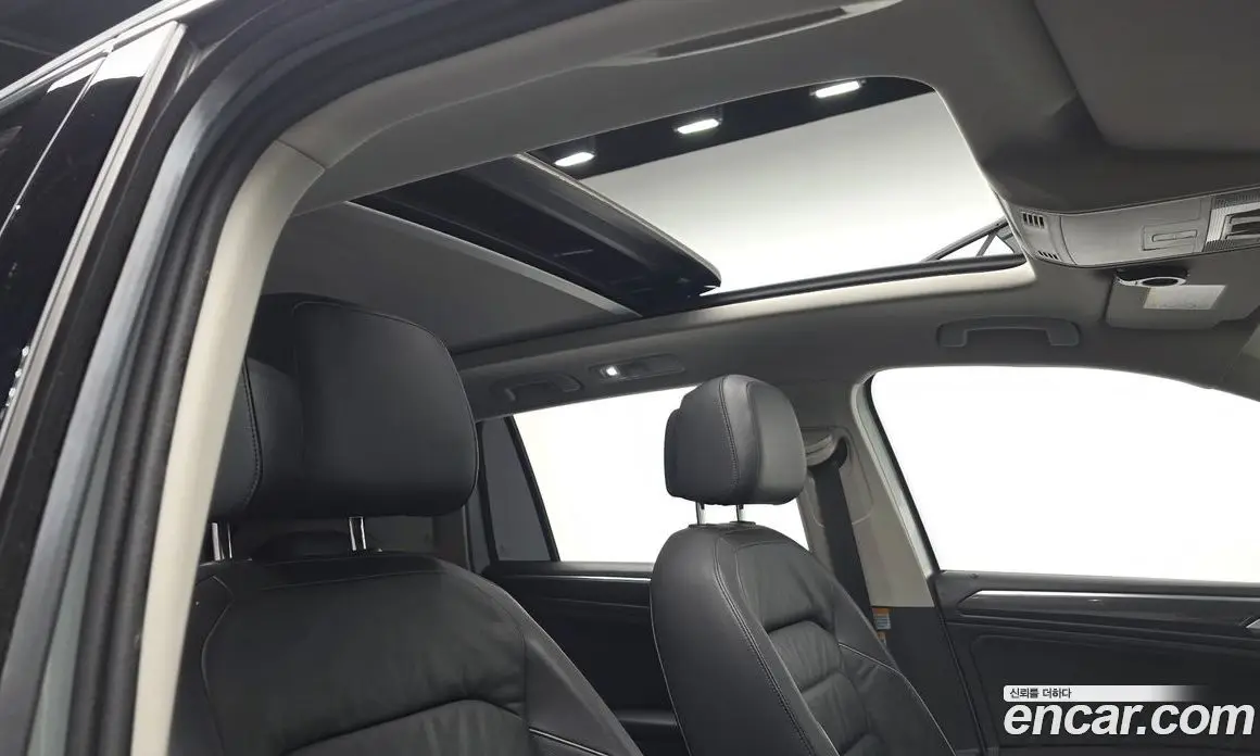 Volkswagen Tiguan 2018 2.0 автомат (гидро), фото 15 Volkswagen Tiguan 2018 2.0 автомат (гидро), фото 15