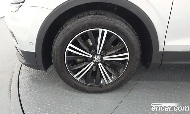 Volkswagen Tiguan 2018 2.0 автомат (гидро), миниатюра 5 Volkswagen Tiguan 2018 2.0 автомат (гидро), миниатюра 5
