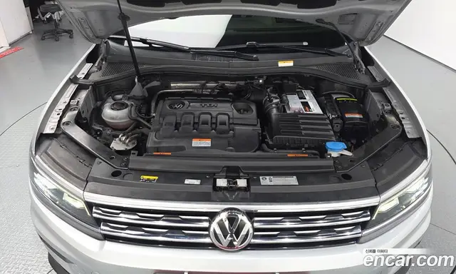 Volkswagen Tiguan 2018 2.0 автомат (гидро), миниатюра 6 Volkswagen Tiguan 2018 2.0 автомат (гидро), миниатюра 6