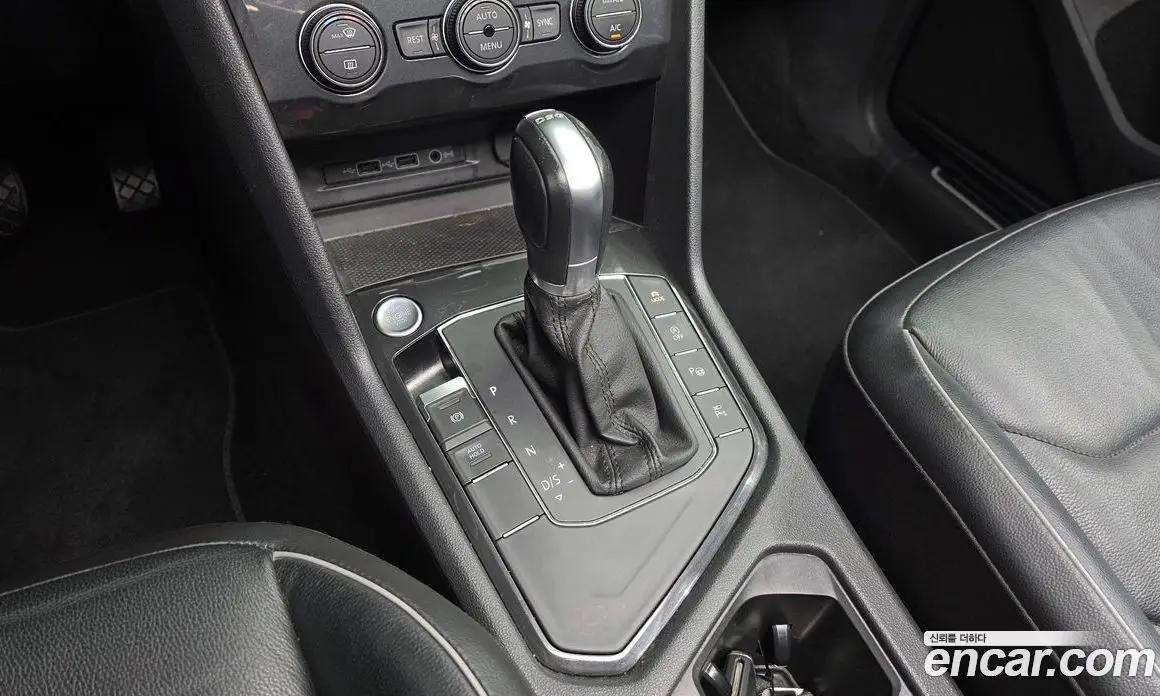 Volkswagen Tiguan 2018 2.0 автомат (гидро), фото 9 Volkswagen Tiguan 2018 2.0 автомат (гидро), фото 9