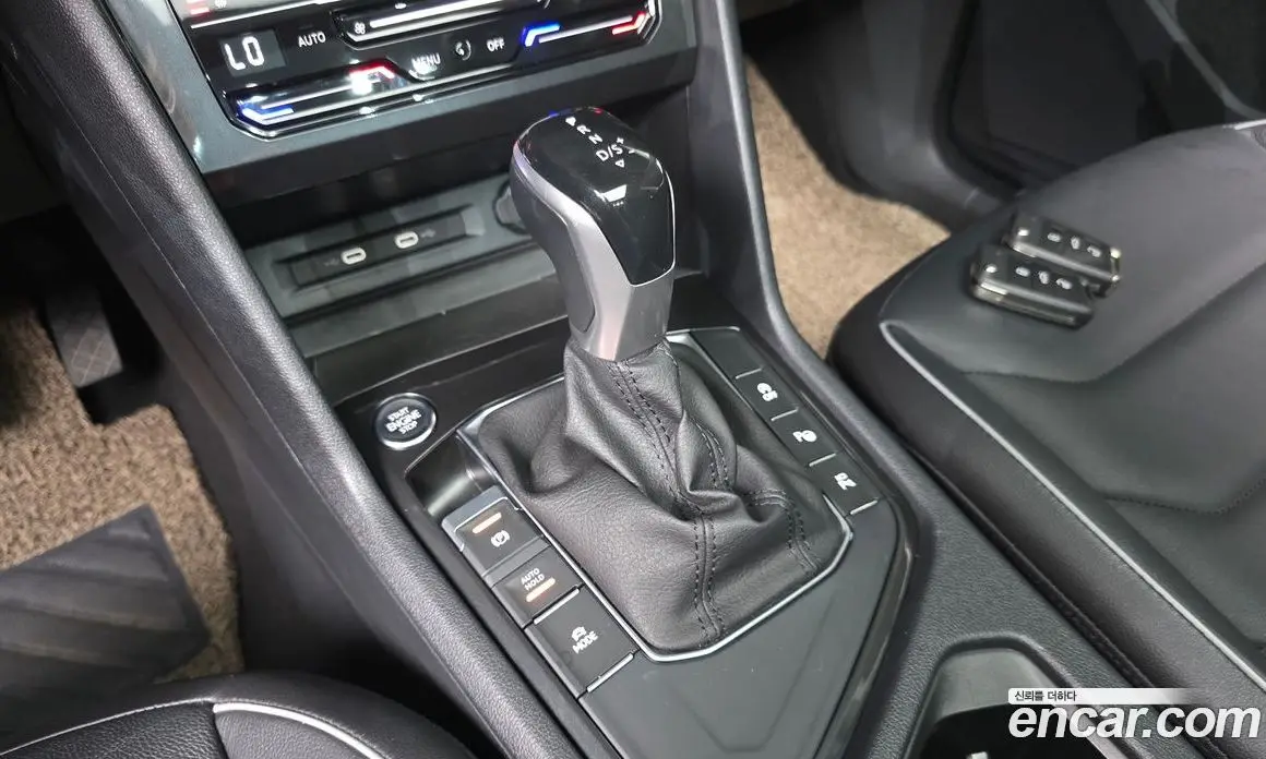 Volkswagen Tiguan 2022 2.0 автомат (гидро), фото 12