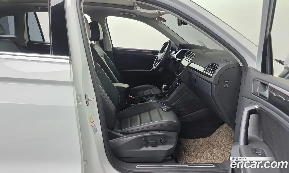 Volkswagen Tiguan 2022 2.0 автомат (гидро), фото 13