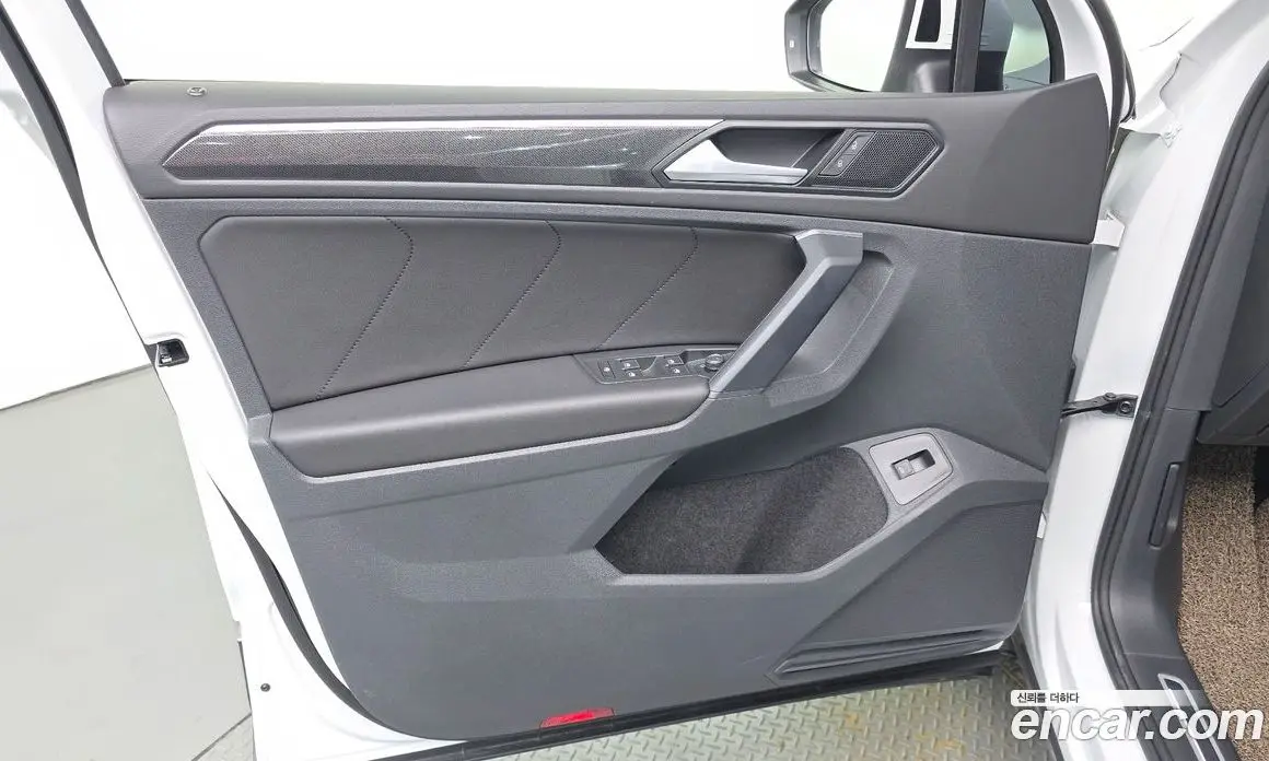 Volkswagen Tiguan 2022 2.0 автомат (гидро), фото 14