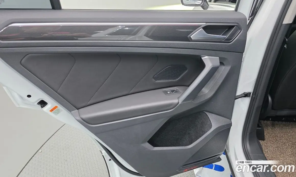 Volkswagen Tiguan 2022 2.0 автомат (гидро), фото 15