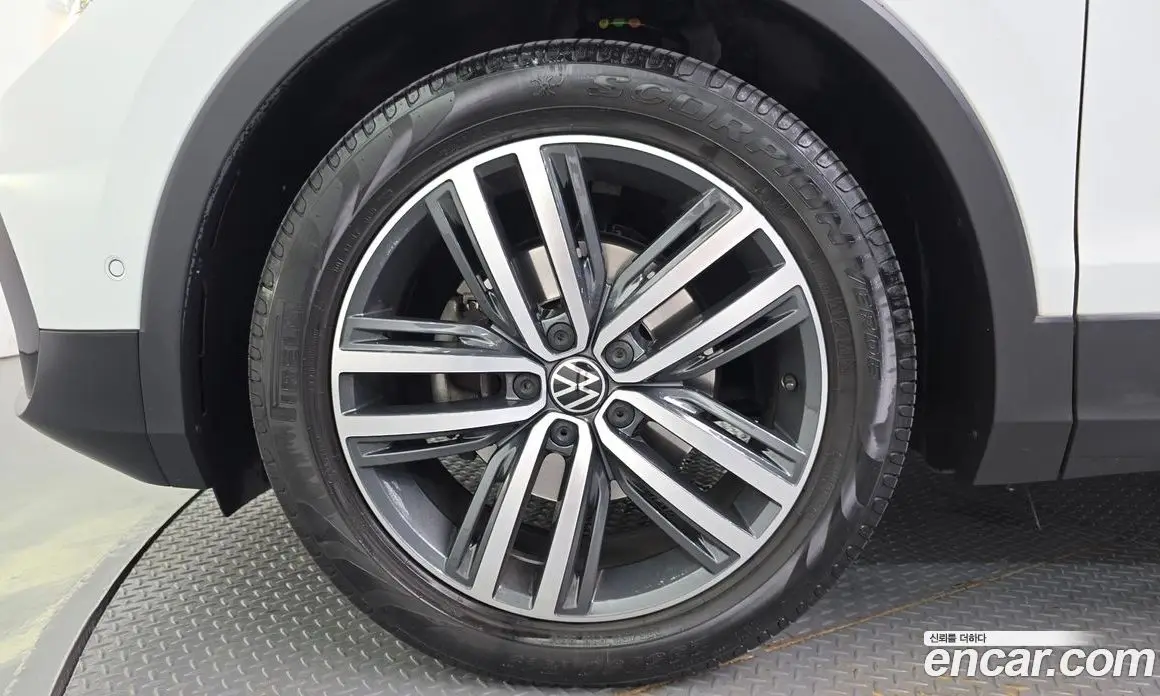 Volkswagen Tiguan 2022 2.0 автомат (гидро), фото 5