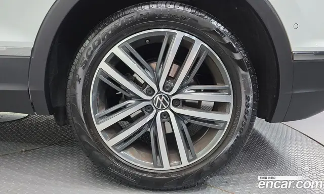 Volkswagen Tiguan 2022 2.0 автомат (гидро), миниатюра 7