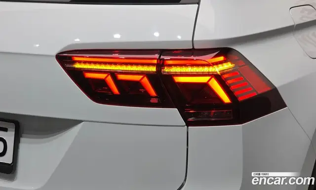 Volkswagen Tiguan 2022 2.0 автомат (гидро), миниатюра 9