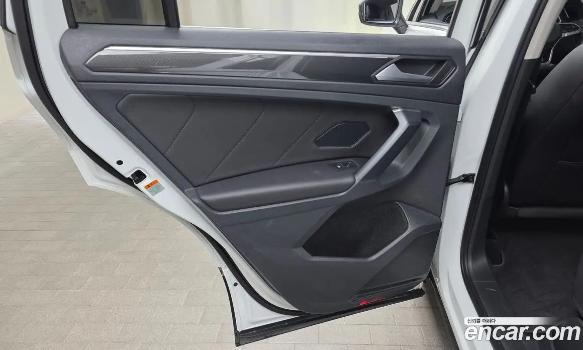 Volkswagen Tiguan 2022 2.0 автомат (гидро), фото 15