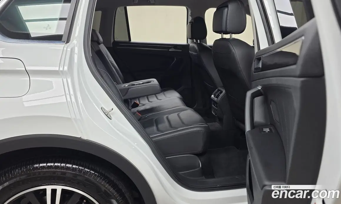 Volkswagen Tiguan 2022 2.0 автомат (гидро), фото 17