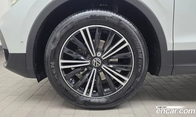 Volkswagen Tiguan 2022 2.0 автомат (гидро), миниатюра 5