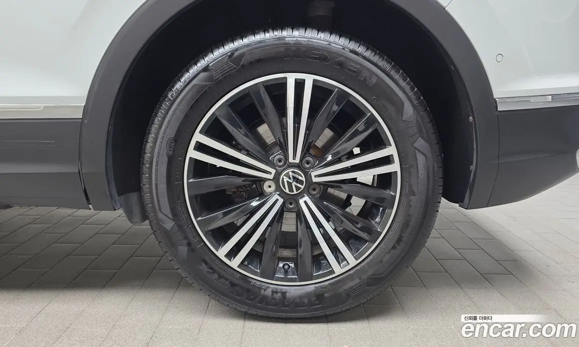 Volkswagen Tiguan 2022 2.0 автомат (гидро), фото 7