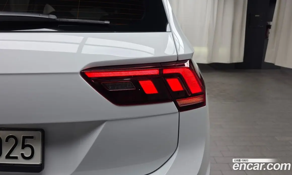 Volkswagen Tiguan 2022 2.0 автомат (гидро), фото 9
