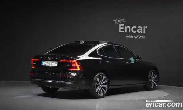 Volvo S60, 2022, 18 682 км
