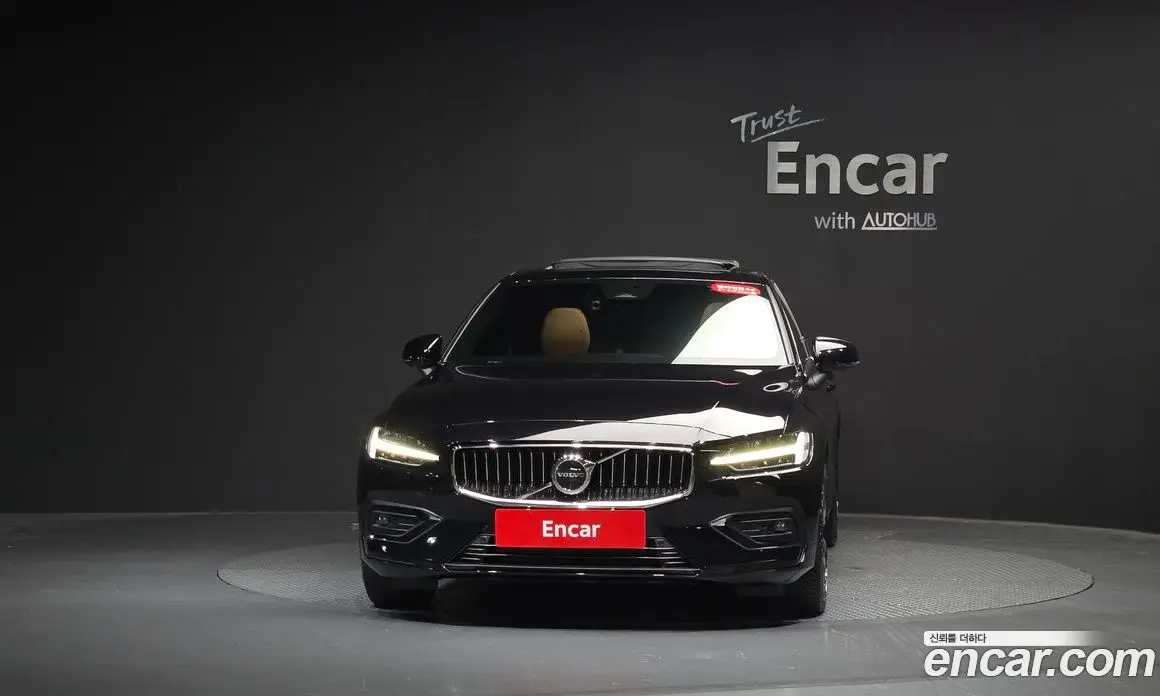 Volvo S60 2022 2.0 автомат (гидро), фото 2 Volvo S60 2022 2.0 автомат (гидро), фото 2