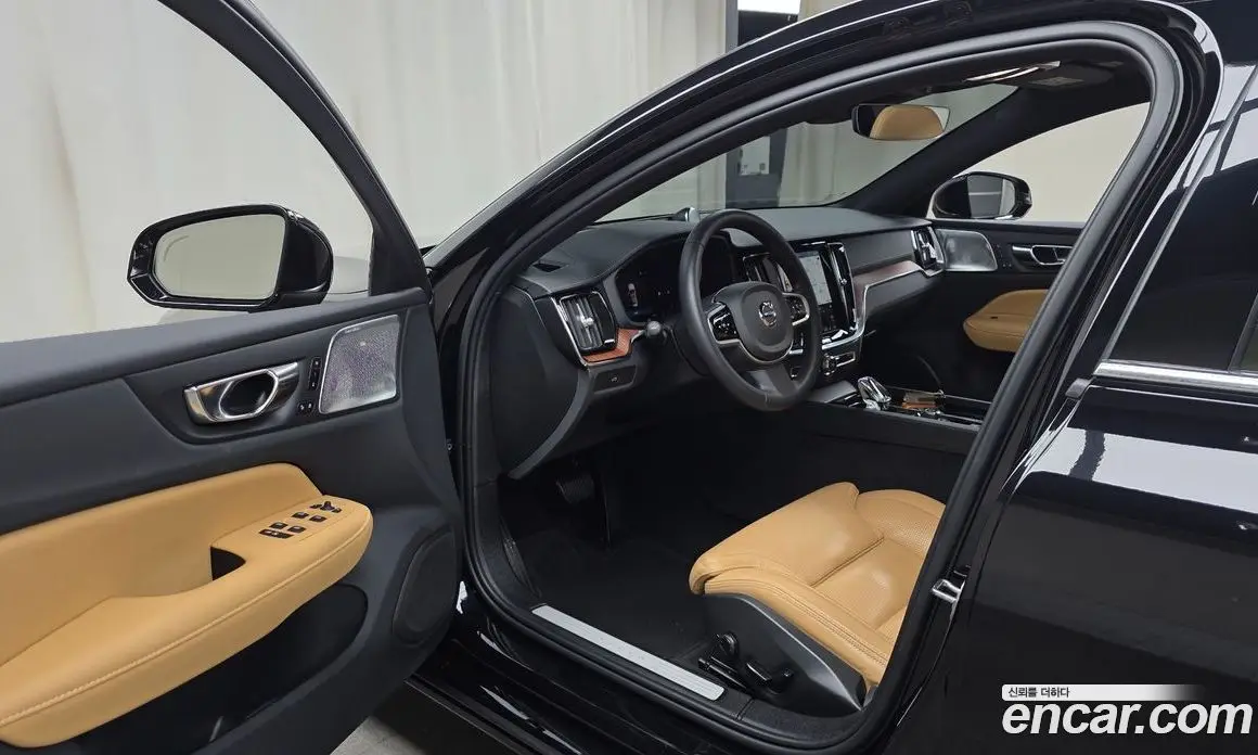 Volvo S60 2022 2.0 автомат (гидро), фото 12 Volvo S60 2022 2.0 автомат (гидро), фото 12
