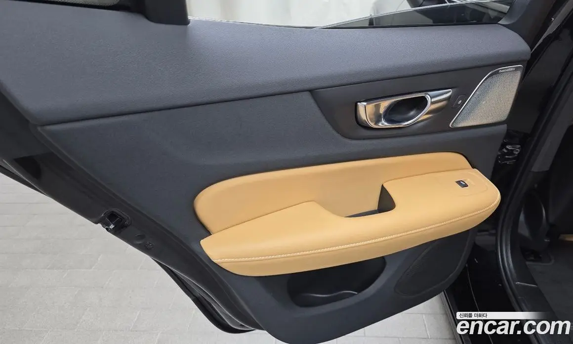 Volvo S60 2022 2.0 автомат (гидро), фото 14 Volvo S60 2022 2.0 автомат (гидро), фото 14