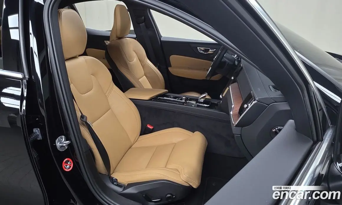 Volvo S60 2022 2.0 автомат (гидро), фото 15 Volvo S60 2022 2.0 автомат (гидро), фото 15