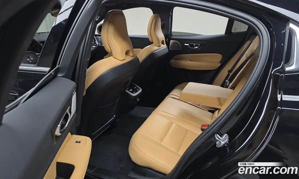 Volvo S60 2022 2.0 автомат (гидро), фото 17 Volvo S60 2022 2.0 автомат (гидро), фото 17