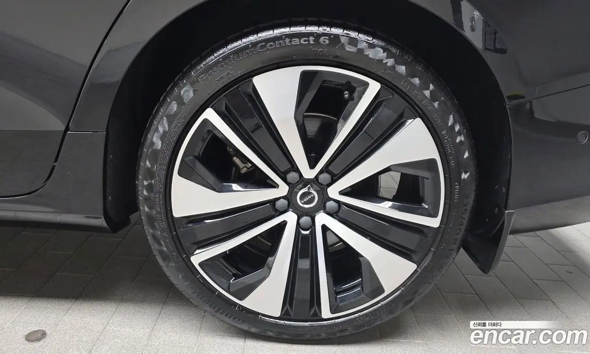 Volvo S60 2022 2.0 автомат (гидро), фото 6 Volvo S60 2022 2.0 автомат (гидро), фото 6
