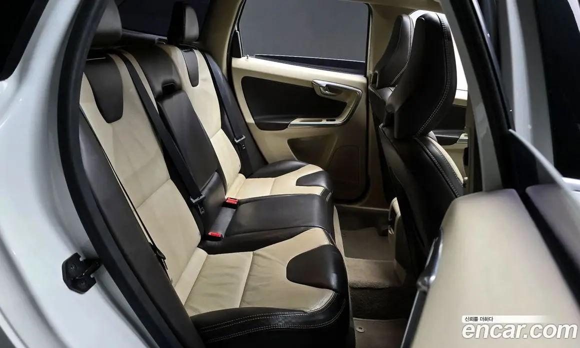 Volvo XC60 2013 2.0 автомат (гидро), фото 11 Volvo XC60 2013 2.0 автомат (гидро), фото 11