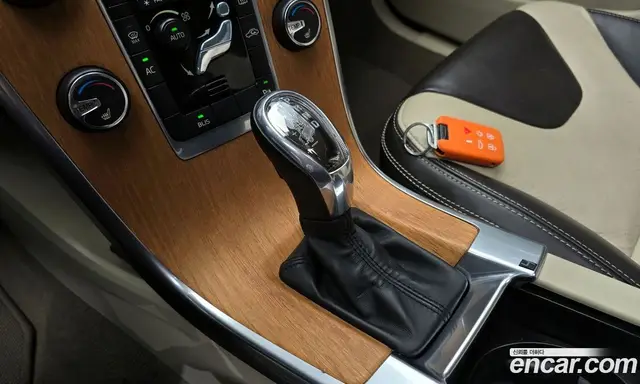 Volvo XC60 2013 2.0 автомат (гидро), миниатюра 9 Volvo XC60 2013 2.0 автомат (гидро), миниатюра 9