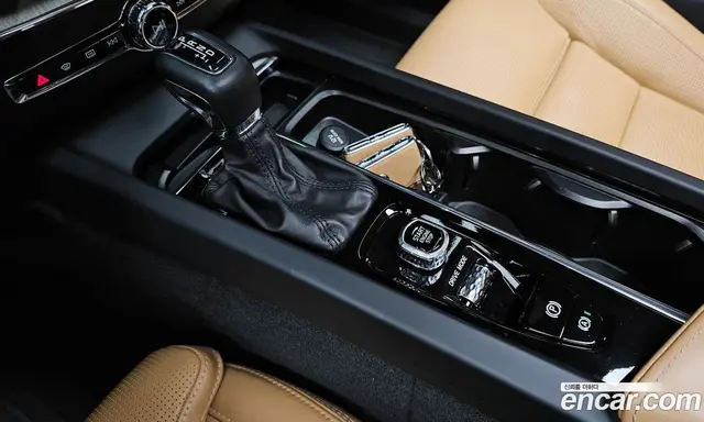 Volvo XC60 2019 2.0 автомат (гидро), миниатюра 12