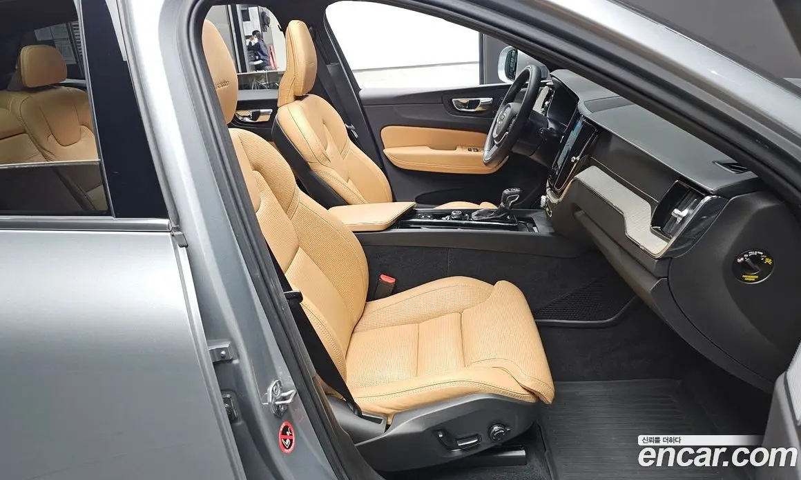 Volvo XC60 2019 2.0 автомат (гидро), фото 13 Volvo XC60 2019 2.0 автомат (гидро), фото 13