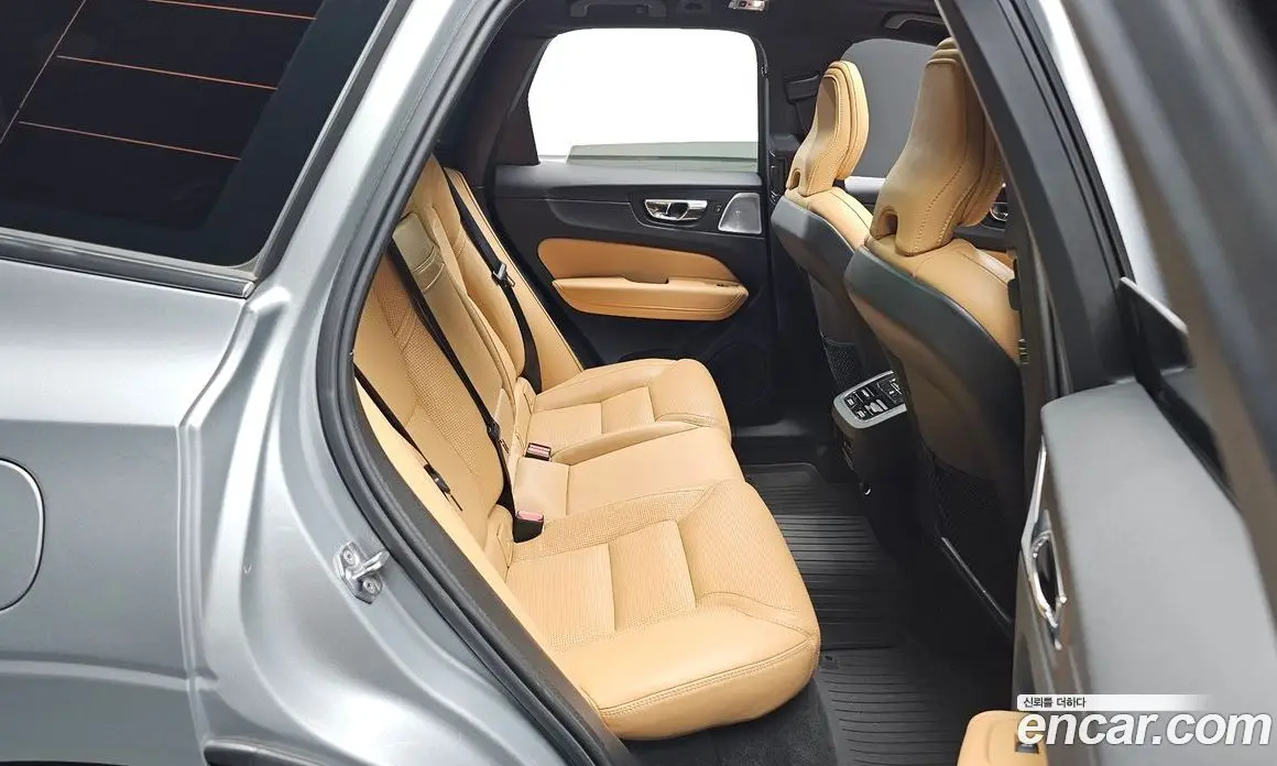 Volvo XC60 2019 2.0 автомат (гидро), фото 16 Volvo XC60 2019 2.0 автомат (гидро), фото 16