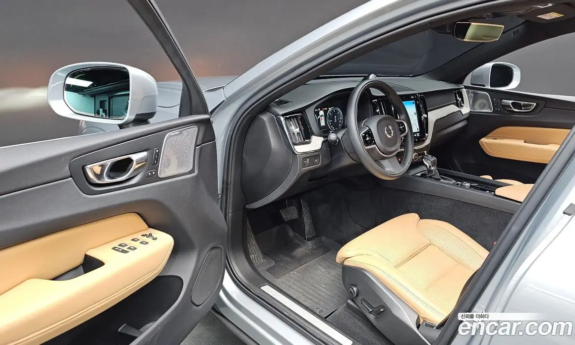 Volvo XC60 2019 2.0 автомат (гидро), фото 17 Volvo XC60 2019 2.0 автомат (гидро), фото 17